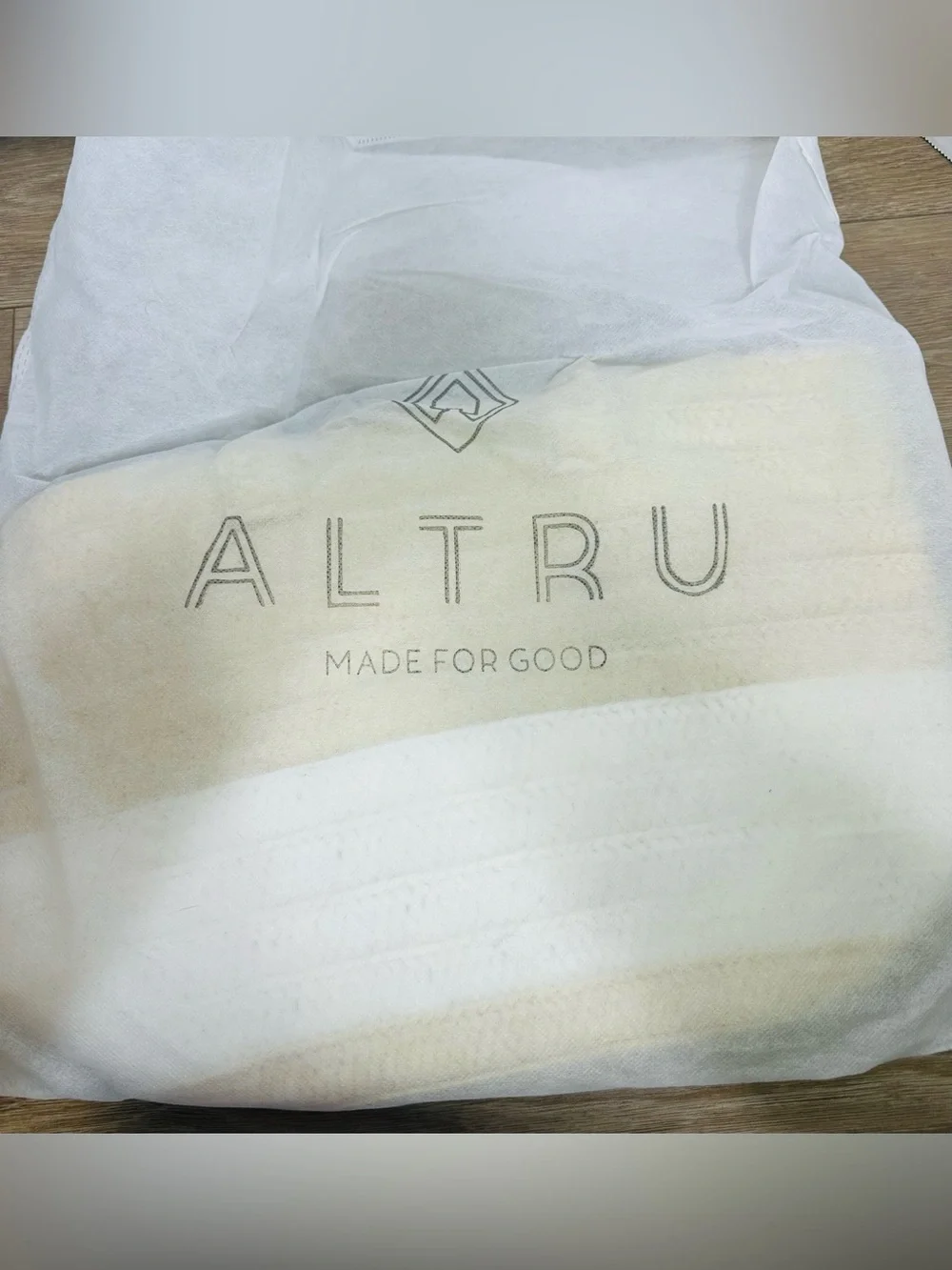 NWT Altru Beige & White Woven Straw Tote Bag